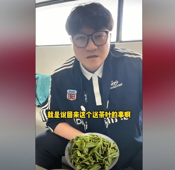 趙鵬：不太清楚賈秀全要球員買茶葉的段子，但這在現(xiàn)實中也正常