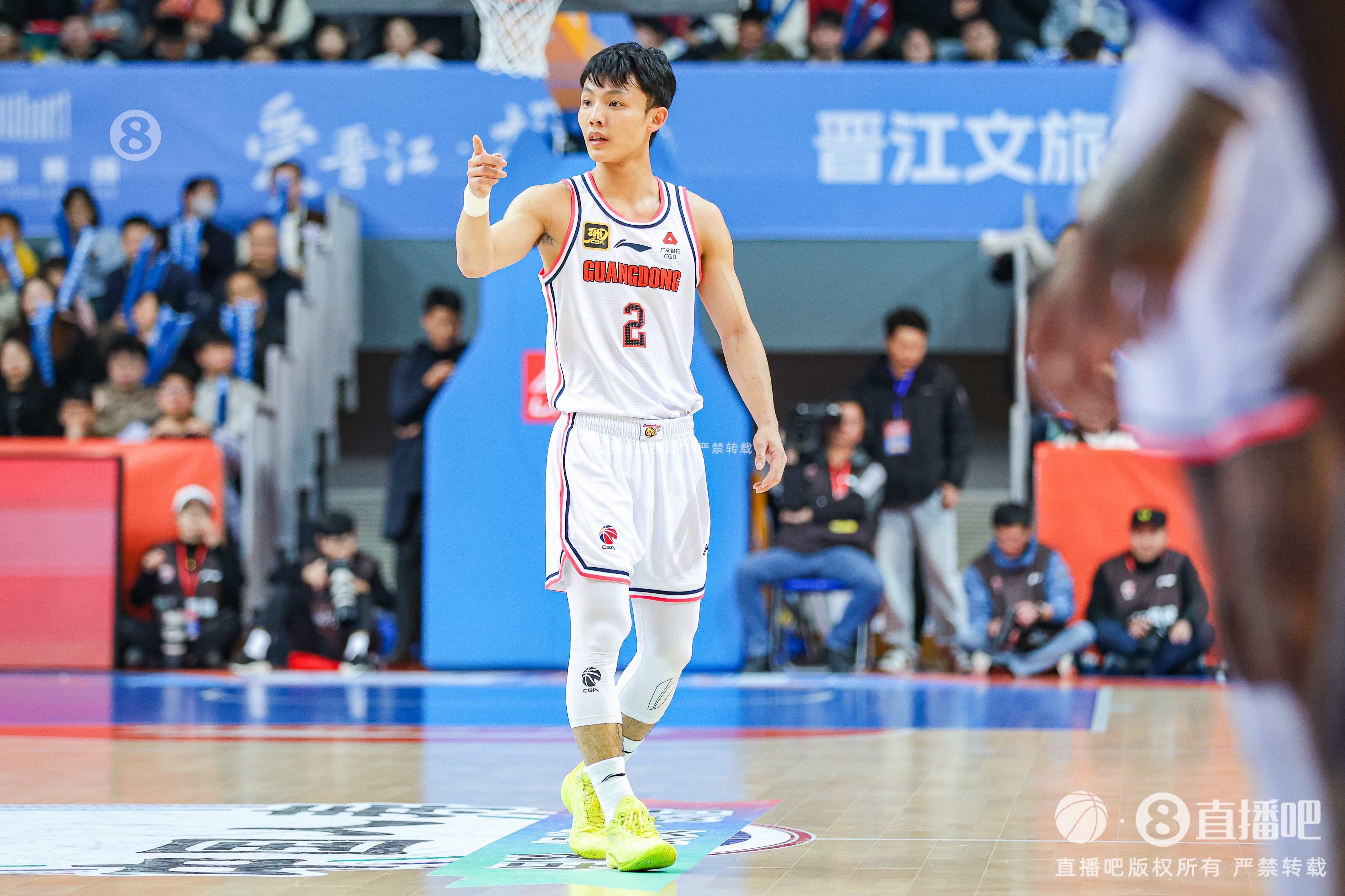 徐杰：身高不是打籃球的唯一標(biāo)準(zhǔn) 努力、勤奮、自律也是天賦